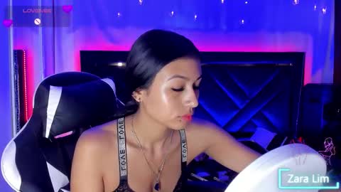 Snapshot of zaralim chatting on 5, 12, 2025 Zara Lim online show from 5, 12, 2025