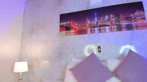 ZaraQuiinn online show from 21, 12, 2025