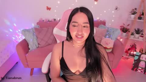 Snapshot of zaratorres_ chatting on 11, 10, 2025 Zara online show from 11, 10, 2025