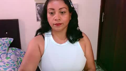 Snapshot of zaray_45bella chatting on 12, 10, 2025 zaray online show from 12, 10, 2025