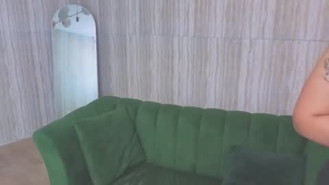 Isabella online show from 6, 2, 2026