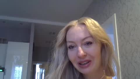 Snapshot of zarinaswift chatting on 9, 12, 2024 Zarina Swift online show from 9, 12, 2024