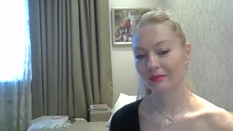Snapshot of zarinaswift chatting on 28, 1, 2025 Zarina Swift online show from 28, 1, 2025
