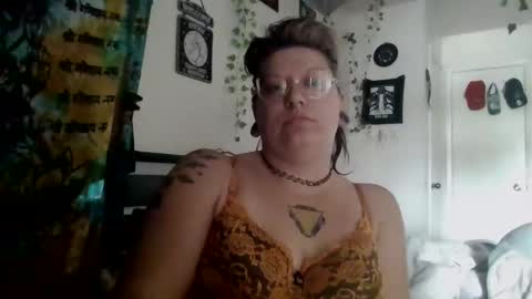 Snapshot of zawmbiemoonz chatting on 22, 4, 2026 zawmbiemoonz online show from 22, 4, 2026