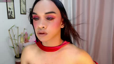 Snapshot of zaynelustts chatting on 14, 12, 2025 zaynelustts online show from 14, 12, 2025