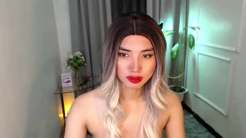 zelainalovetocum online show from 24, 1, 2025