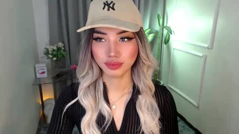 zelainalovetocum online show from 10, 2, 2025