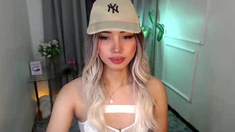 zelainalovetocum online show from 13, 2, 2025