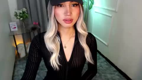 zelainalovetocum online show from 16, 2, 2025