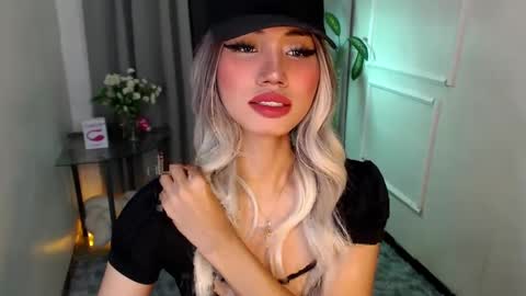 zelainalovetocum online show from 20, 2, 2025