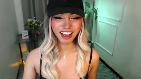 zelainalovetocum online show from 22, 2, 2025