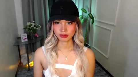 zelainalovetocum online show from 26, 2, 2025