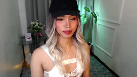 zelainalovetocum online show from 26, 2, 2025