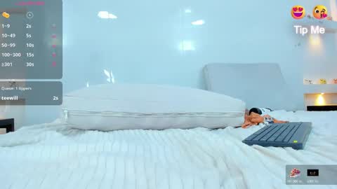 Zenda Evans online show from 6, 3, 2025