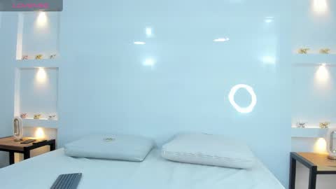 Zenda Evans online show from 10, 3, 2025