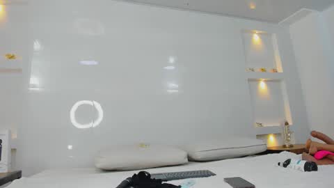 Zenda Evans online show from 28, 2, 2026