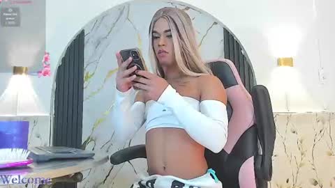 Snapshot of zendaya_colette chatting on 7, 7, 2026 Zendaya Colette online show from 7, 7, 2026
