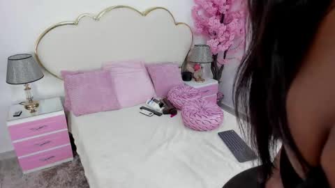 zendayarosse online show from 27, 4, 2026