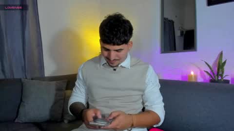 Snapshot of zereff_ chatting on 24, 5, 2026 zeref online show from 24, 5, 2026