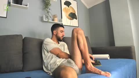 Snapshot of zeyn_edwards chatting on 18, 9, 2025 ZEYN online show from 18, 9, 2025