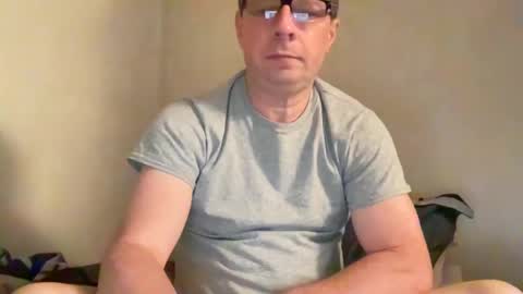 Snapshot of zgibnam chatting on 3, 11, 2025 zgibnam online show from 3, 11, 2025
