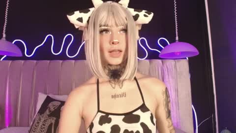 zhally_dee online show from 7, 4, 2026