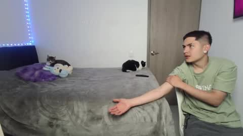 Snapshot of zhara_and_logan chatting on 2, 7, 2026 Zhara and logan online show from 2, 7, 2026