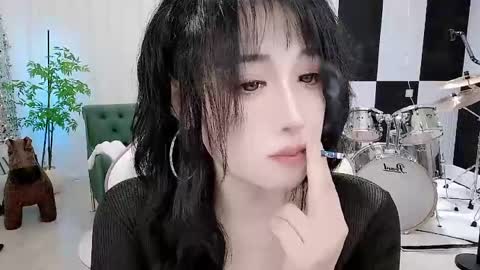 Snapshot of zhen0 chatting on 8, 9, 2025 zhen online show from 8, 9, 2025