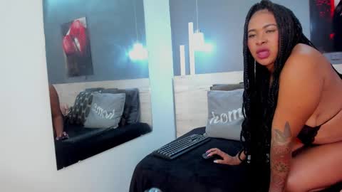 Snapshot of zhiratowers chatting on 20, 1, 2025 zahira online show from 20, 1, 2025