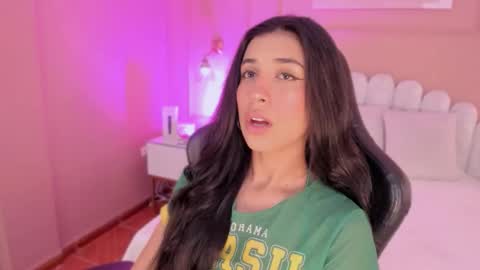 Snapshot of zia_cooper chatting on 19, 11, 2025 ZIA online show from 19, 11, 2025