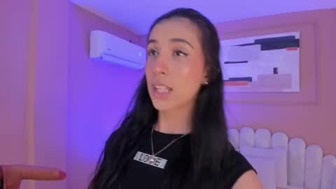 Snapshot of zia_cooper chatting on 25, 11, 2025 ZIA online show from 25, 11, 2025