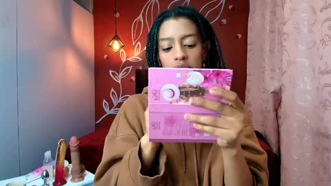 Zia Green online show from 12, 1, 2025