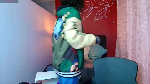 Zia Green online show from 4, 3, 2025