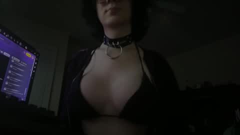 Snapshot of zielloos chatting on 6, 10, 2025 Zielloos online show from 6, 10, 2025