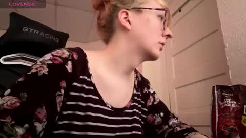 Snapshot of zielloos chatting on 3, 4, 2026 Zielloos online show from 3, 4, 2026