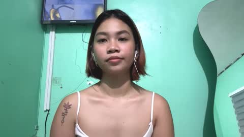 Snapshot of zinahiga chatting on 17, 12, 2025 Mia online show from 17, 12, 2025