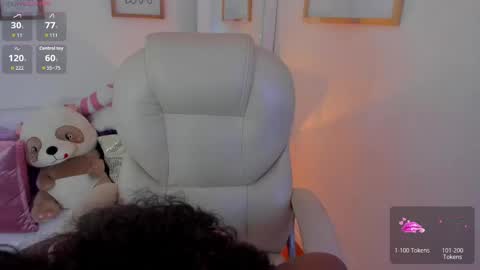 Zobe Love online show from 15, 12, 2025