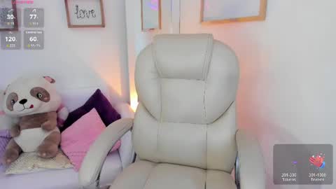 Snapshot of zobe_love chatting on 24, 6, 2026 Zobe Love online show from 24, 6, 2026