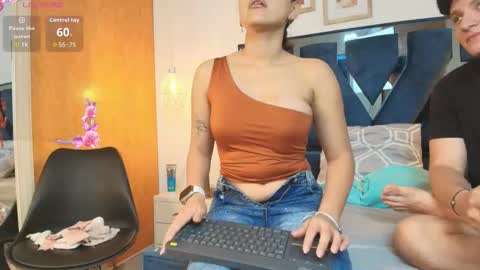 Snapshot of zoe_and_dylan_ chatting on 8, 11, 2025 Zoe and dylan online show from 8, 11, 2025