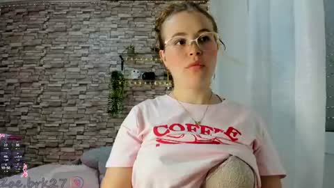 Snapshot of zoe_brk chatting on 18, 6, 2026 zoe brk online show from 18, 6, 2026