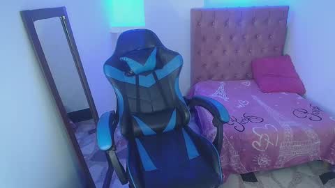 Snapshot of zoe_connor19 chatting on 27, 2, 2025 Z O E online show from 27, 2, 2025