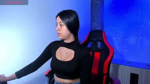 Snapshot of zoe_connor19 chatting on 20, 11, 2025 Z O E online show from 20, 11, 2025