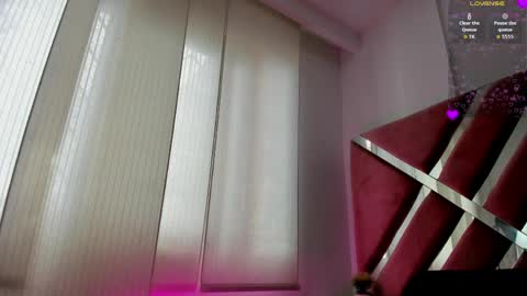 zoe_evaanss_ online show from 2, 4, 2026