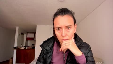 Snapshot of zoe_jeane_beker chatting on 17, 11, 2025 ZOE online show from 17, 11, 2025