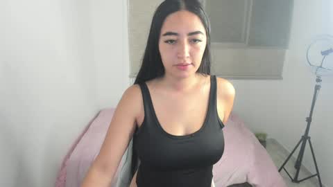 zoe_jones7 online show from 25, 1, 2025