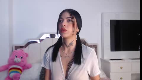 Snapshot of zoe_kravitx_ chatting on 22, 10, 2025 zoe_kravitx_ online show from 22, 10, 2025