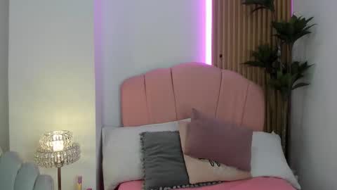 zoe_quinn7 online show from 18, 12, 2025