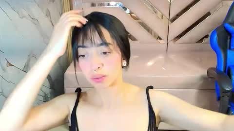 Snapshot of zoe_r_ chatting on 10, 9, 2025 Zoe online show from 10, 9, 2025