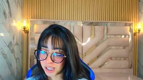 Snapshot of zoe_r_ chatting on 5, 11, 2025 Zoe online show from 5, 11, 2025