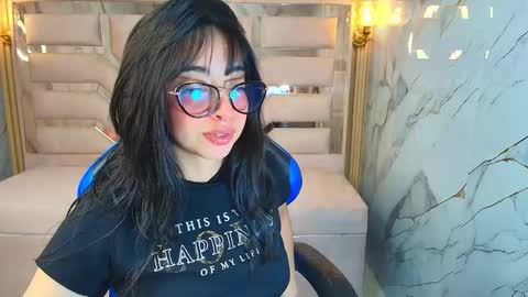 Snapshot of zoe_r_ chatting on 16, 11, 2025 Zoe online show from 16, 11, 2025